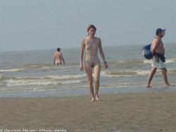 Naked teen girlfriend marie-ange at beach 97/118