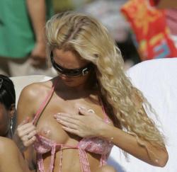 Celebrity aisleyne horgan wallace topless candids  4/6