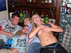 Girls at party- drunk teenagers - amateurs pics 27 14/47