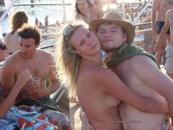 Beach amateurs topless - young girls no.08 9/47