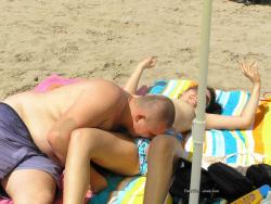 Beach amateurs topless - young girls no.08 30/47