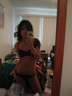 Asian girl on holiday - topless pics 21/43