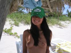 Asian girl on holiday - topless pics 28/43