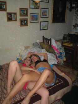 2 amateur naked teens  25/27