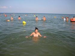 Young couples at holiday ( topless pics ) 15/45