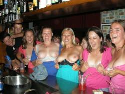 Young girls and night party flashers (32 pics)