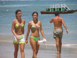 Gorgeous beach bikini candids  22/23