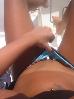 Amateur couple and their beach holiday pics 15/29