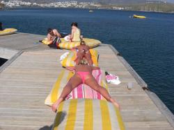 Amateurs young girl at the beach in bikini no.01 23/50