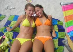 Amateurs young girl at the beach in bikini no.01 29/50