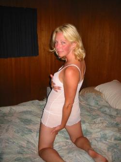 Hot blond wife and her private pics 14/38