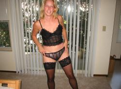 Hot blond wife and her private pics 29/38