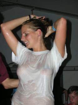College girls and students wet tee shirt party 28/36