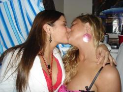 Girls kissing girls  6/22