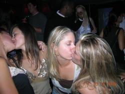 Girls kissing girls  13/22
