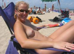 Nude beach girls  12/12