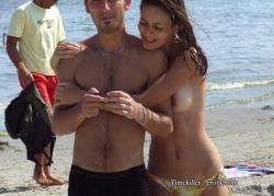 Beach amateurs topless - young girls no.09  9/44