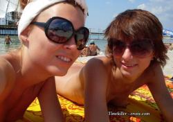 Beach amateurs topless - young girls no.09  8/44