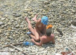 Beach voyeur - couples having fun fuck 17/36