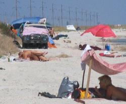 Beach voyeur - couples having fun fuck 23/36