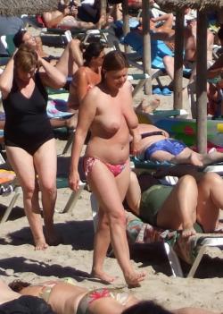 Topless beech girls mallorca  35/89