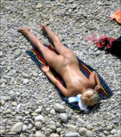 Nude beach - mix 19  109/200