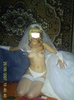 Russian brides pose  41/114