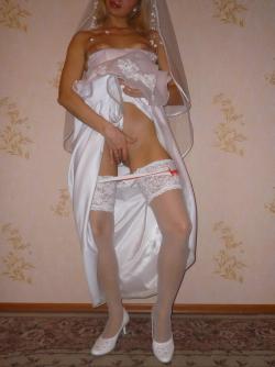 Russian brides pose  76/114