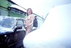 Russian amateur girl serie 282 - on snow 70/80