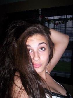 Sexy brunette with big boobs take selfshots 8/8