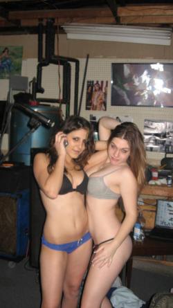 Young slut and her friends  125/136