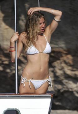 Celeb - sienna miller topless at the beach 6/27