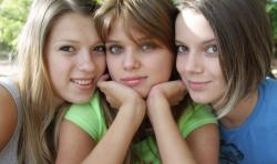 Three lesbian girls 3/21