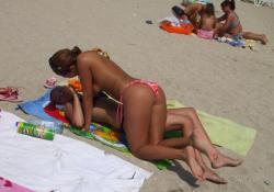 Pikotop - very nice girls naked at beach 22/85