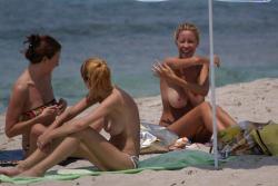 Pikotop - very nice girls naked at beach 52/85