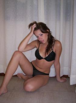 Teen posing in underwear and lingerie 13/68