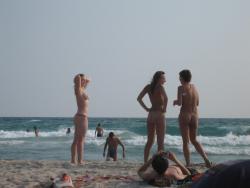 Russian and ukrainian girls on beach kazantip 8/116