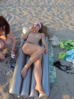 Russian and ukrainian girls on beach kazantip 95/116