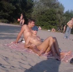 The naked beach 352 12/50
