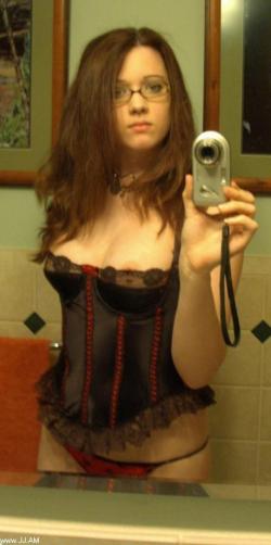 Sweet amateur teen takes selfpics 2/15