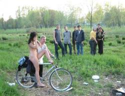 Russian slut posing naked 23/26