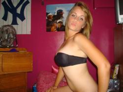 Sweet amateur teen naked 10/14