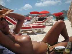 A beauty on holiday - nude beach 44/49