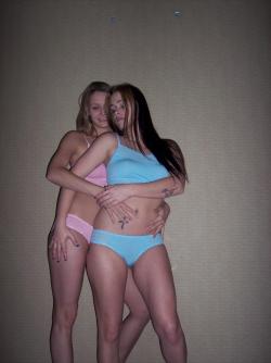 2 sexy amateur lesbian chicks 7/57