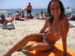 Amateurs on the topless beach 18/20