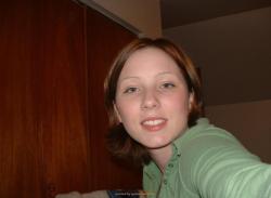 Teen girlfriend posing naked 11/66
