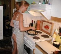 Young wife doing housework  43/68