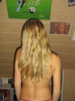 I love this blonde teen slut 1/58