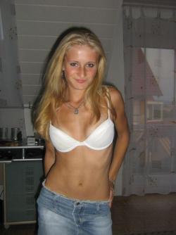 I love this blonde teen slut 6/58