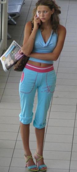 Street cameltoe(45 pics)